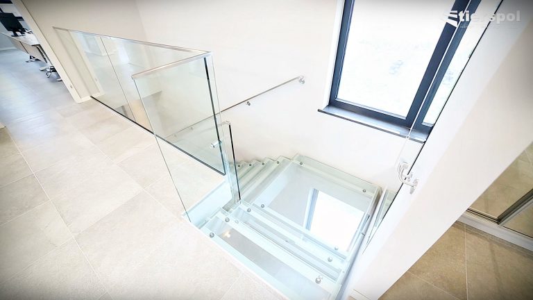 Szklane schody które powinny ciebie zainteresować