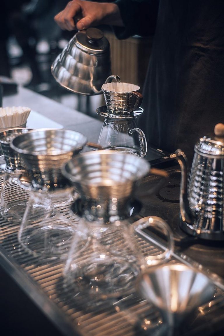 Jak zadbać o czystość ekspresu do kawy?